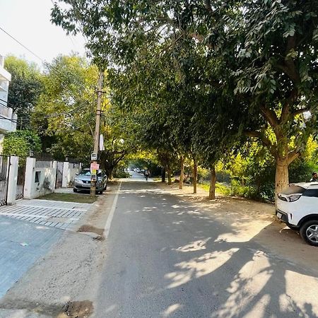 Hotel Starline Sector 28 Gurgaon Exterior photo