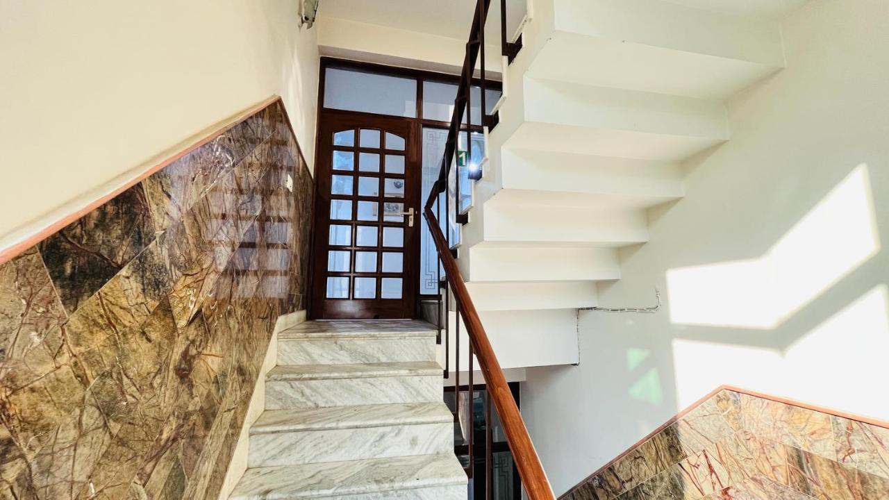 Hotel Starline Sector 28 Gurgaon Exterior photo